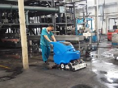 青岛润兴塑料工厂采购拓成洗地机