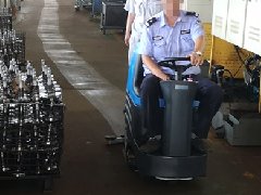 山东青岛德盛齿轮厂采购拓成驾驶式洗地机